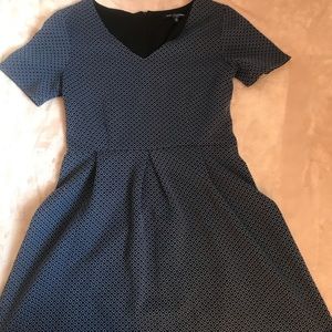 Printed blue v-neck short sleeve dress